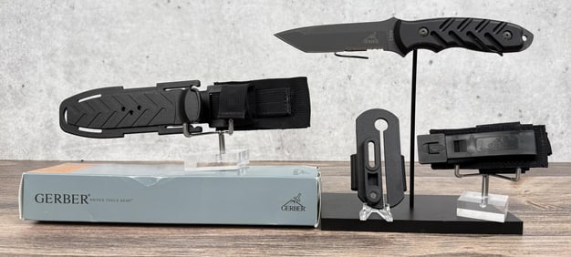 Gerber Yari II 22-01143 Tanto Serrated Knife