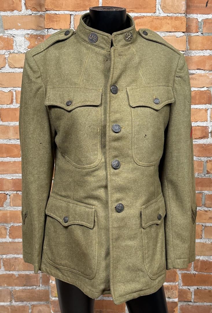 WWI WW1 5th Infantry US Army Uniform Jacket: 5th Infantry Division patch. Artillery collar discs. 19" across the chest by 27 1/2" long.