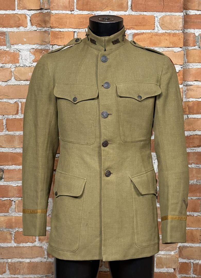 WWI WW1 5th Infantry US Army Officer Uniform: Jacket 5th Infantry Division patch. Private Purchase, Tailored Uniform. Infantry collar devices. First Lieutenant rank. 20" across the chest by 29" long.