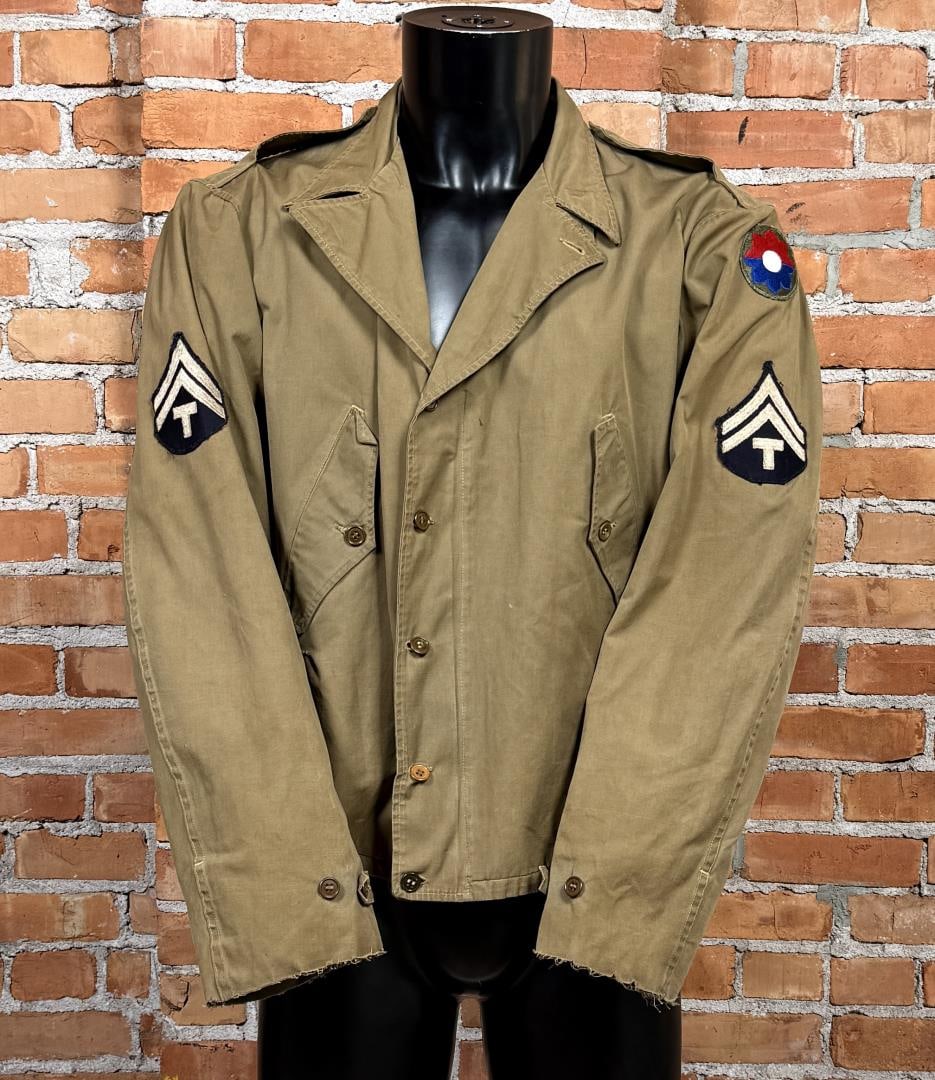 WW2 9th Infantry US Army M38 Parsons Field Jacket: 9th Infantry Division patch. 24" across the chest by 25" long.