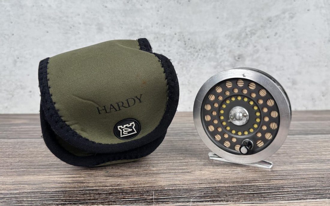Hardy Bros Sunbeam 6/7 Fly Fishing Reel: Includes hardy reel case.