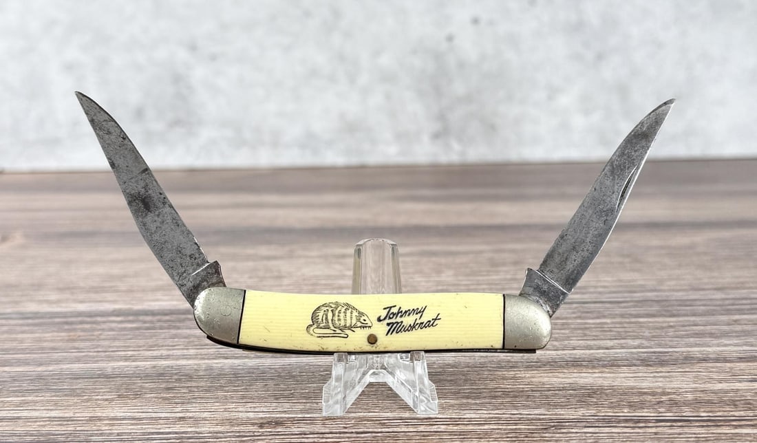 Johnny Muskrat Sears & Roebuck Craftsman Knife: Scarce pocket knife. 3 1/2" long closed.