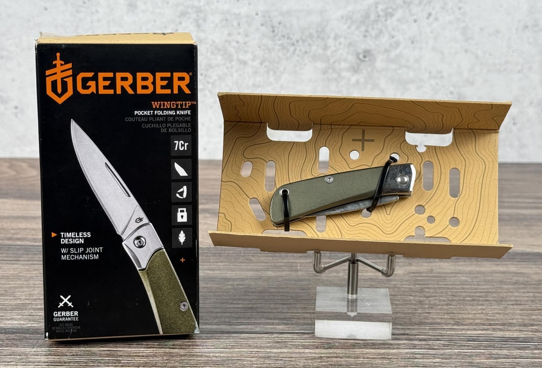 Gerber Wingtip Pocket Knife: New in box.