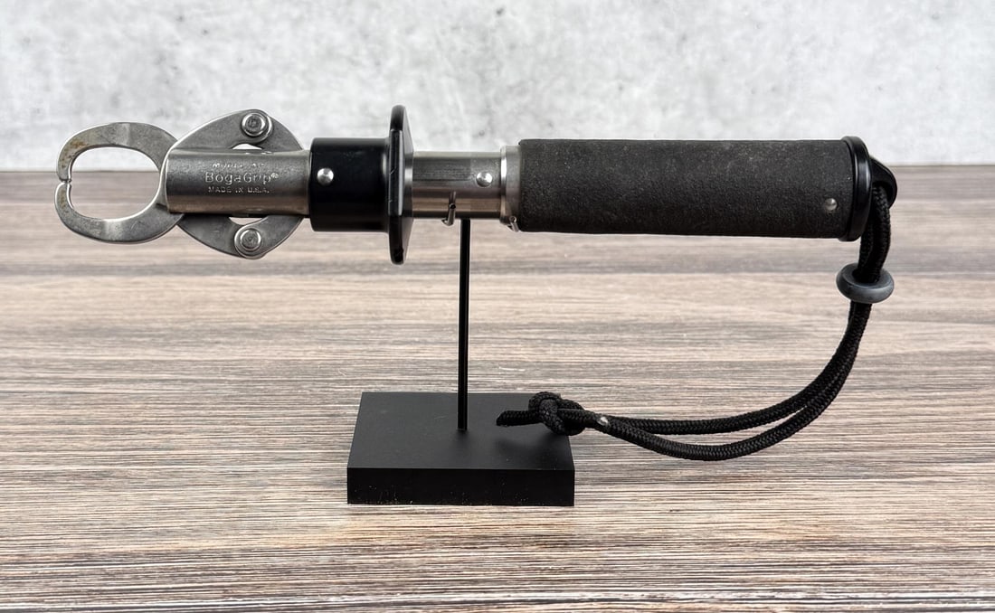 Eastaboga Model 315 Boga Grip Lip Fishing Scale: Nice Fishing tool.