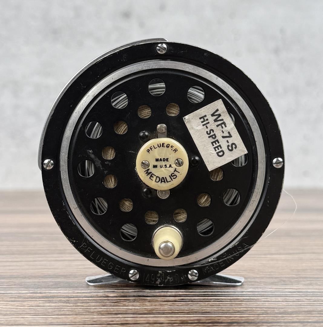 Pflueger Medalist 1495 1/2 DA Fly Fishing Reel: Loaded with 7 Weight Hi- Speed Sinking Line.