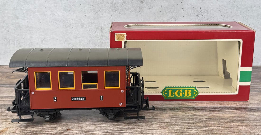 Lehmann G Scale 3007 Hellbraun Coach: Includes original box.
