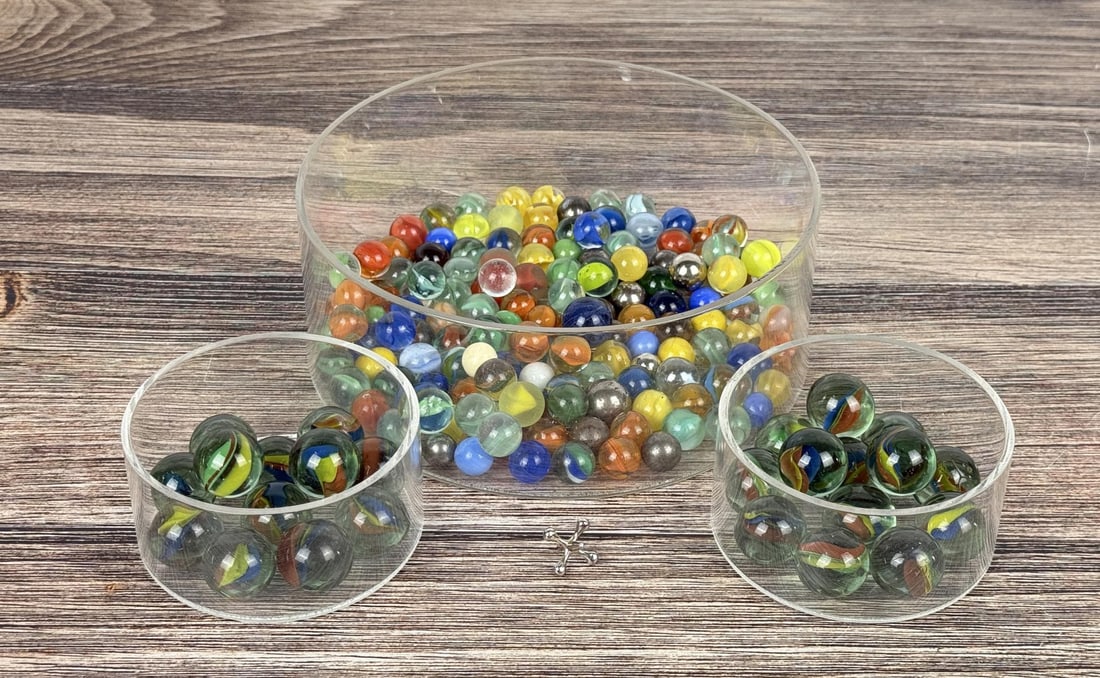 Collection of Vintage Marbles: Nice grouping.