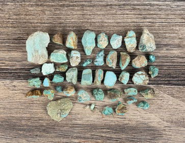 2320 Carats of Jewelry Grade Turquoise Rough
