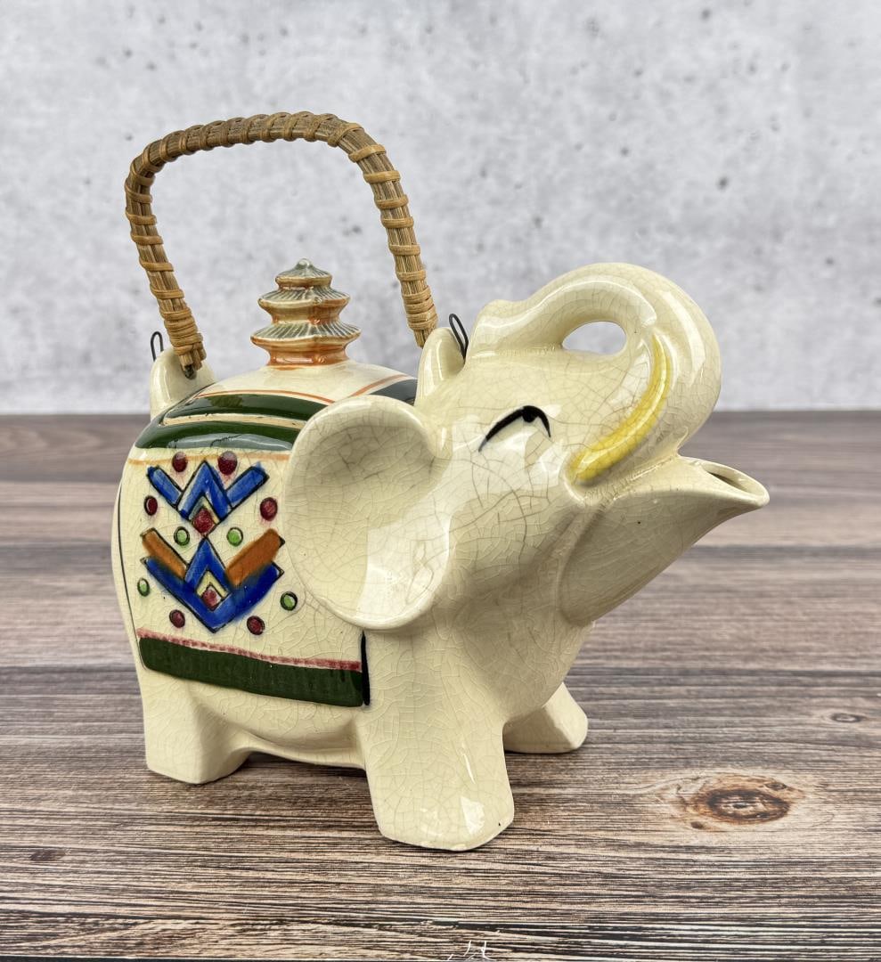 Japan Elephant Teapot (1 of 6)