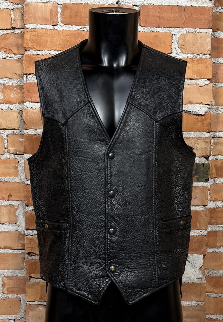 Johnson Leathers Leather Motorcycle Vest (1 of 4)