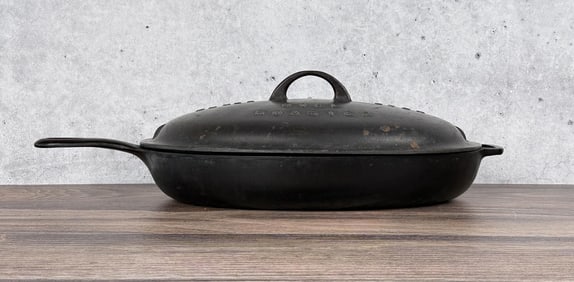 Griswold Cast Iron No 15 Oval Pan & Lid