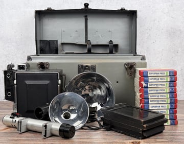 Graflex Speed Graphic 4x5 Camera With Case & Film