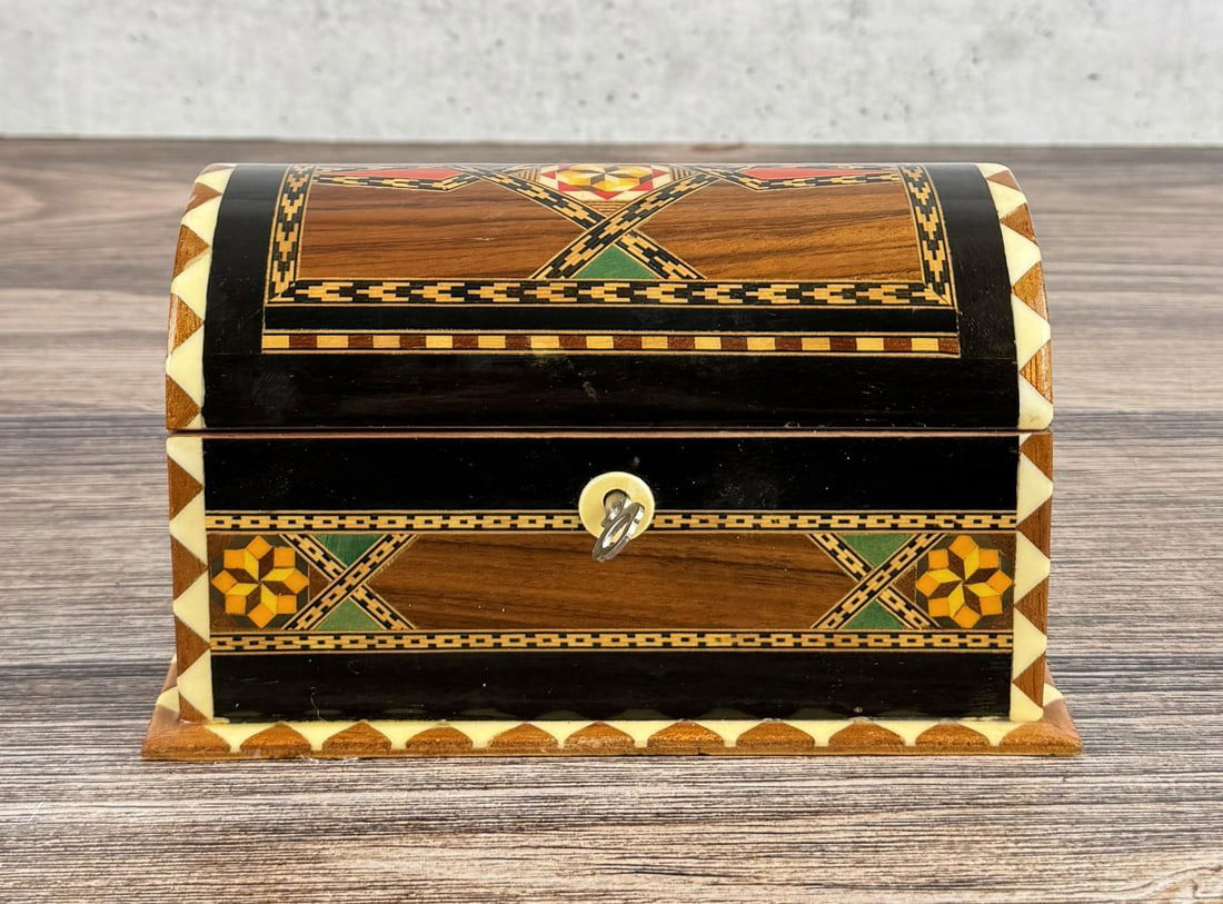 Wood Inlaid Jewelry Box Treasure Chest (1 of 8)
