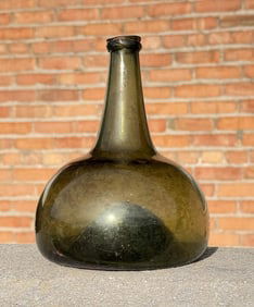 1700s Colonial America Dutch Onion Rum Bottle