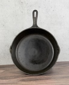 Wagner Ware No 8 10 1/2" Cast Iron Skillet