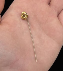 14k Gold Knot Stickpin