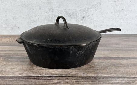 Piqua Ware 8 1/2 A Cast iron Chicken Fryer