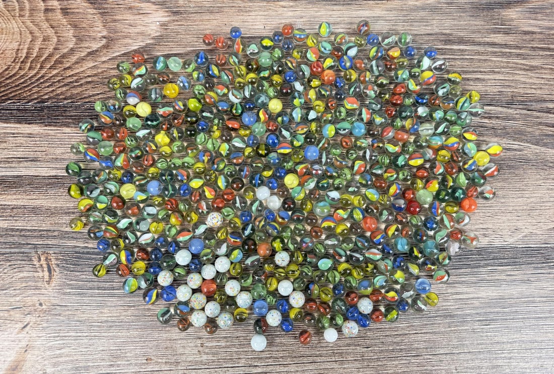 Collection of Vintage Marbles: Nice grouping.
