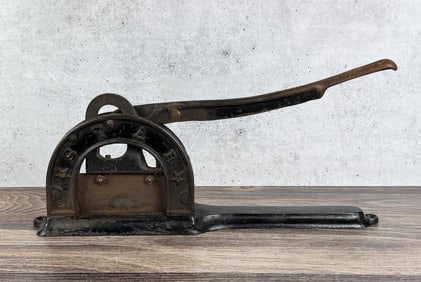 Cast Iron Star Plug Cut Tobacco Cutter