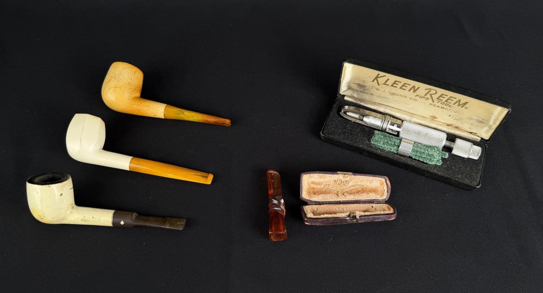 Collection of Estate Tobacco Smoking Pipes: Nice grouping.
