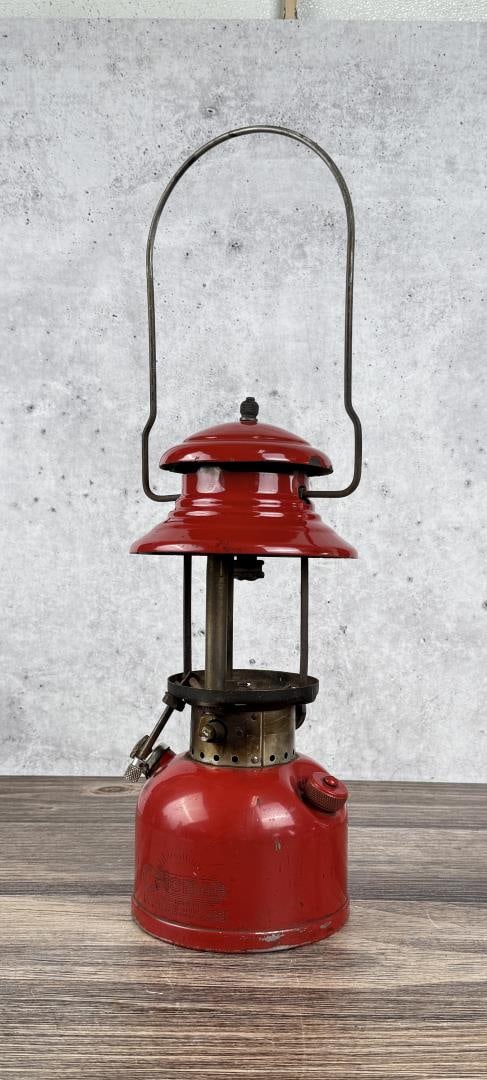 Coleman 200a Hiking Camping Lantern (1 of 5)