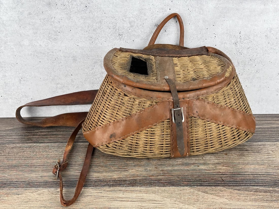 Antique Montana Fly Fishing Creel: Nice example.