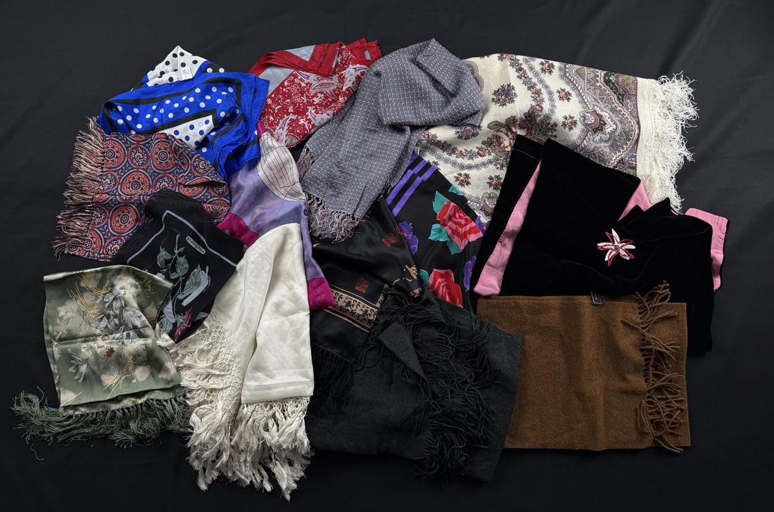 Collection of Vintage Scarves Shawls (1 of 7)