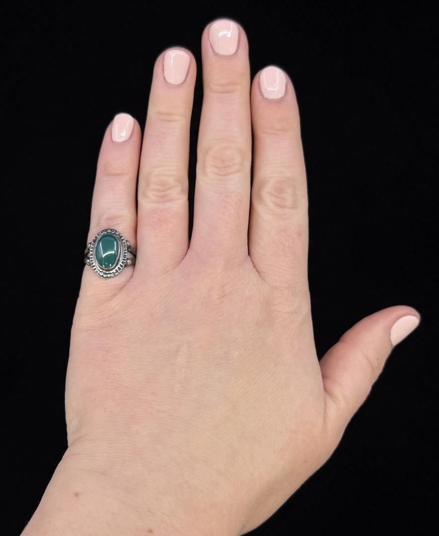 Old Pawn Navajo Sterling Silver Turquoise Ring: 4.74 grams. Size 5