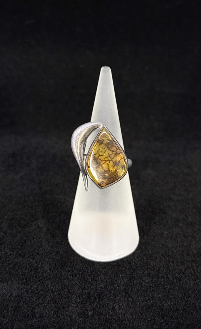 Baltic Amber Sterling Silver Ring (1 of 4)