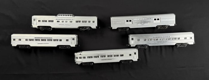 Lionel Silver Train Cars 2532 2533 2530 2531