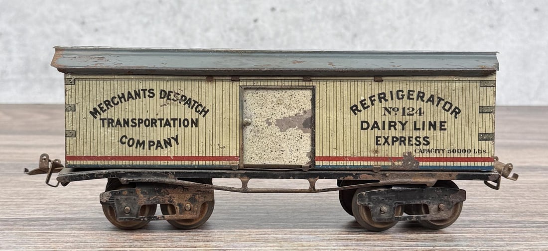 Ives Prewar 124 Merchants Despatch Refer Car: Decent example.