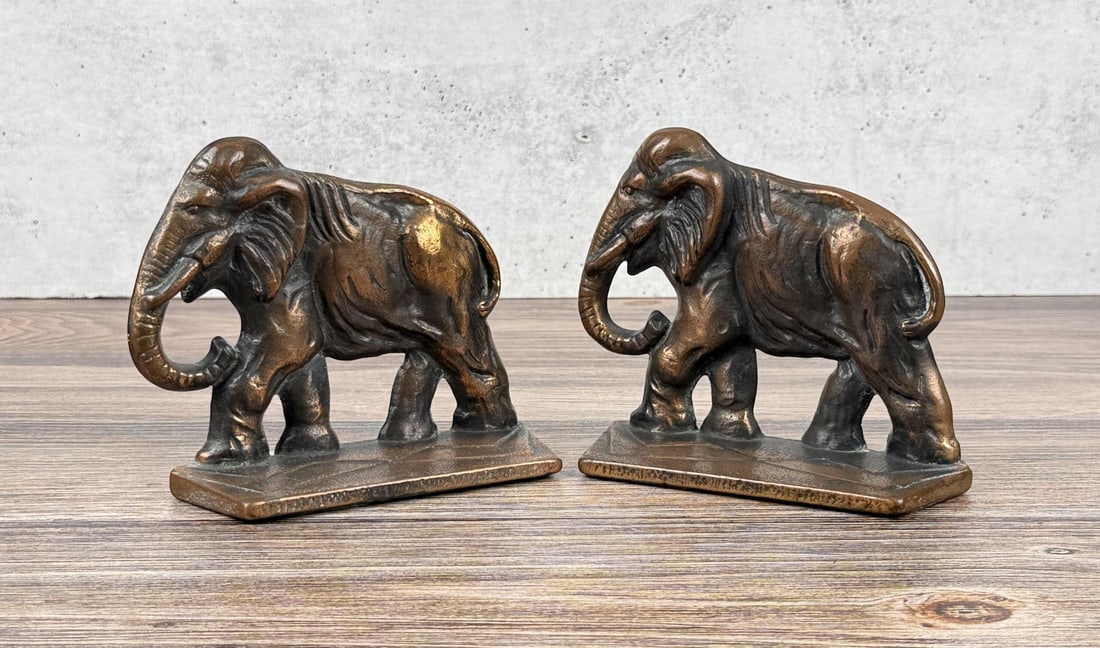 Verona Cast Iron Elephant Bookends: 6 1/2" by 5 1/4" by 2"