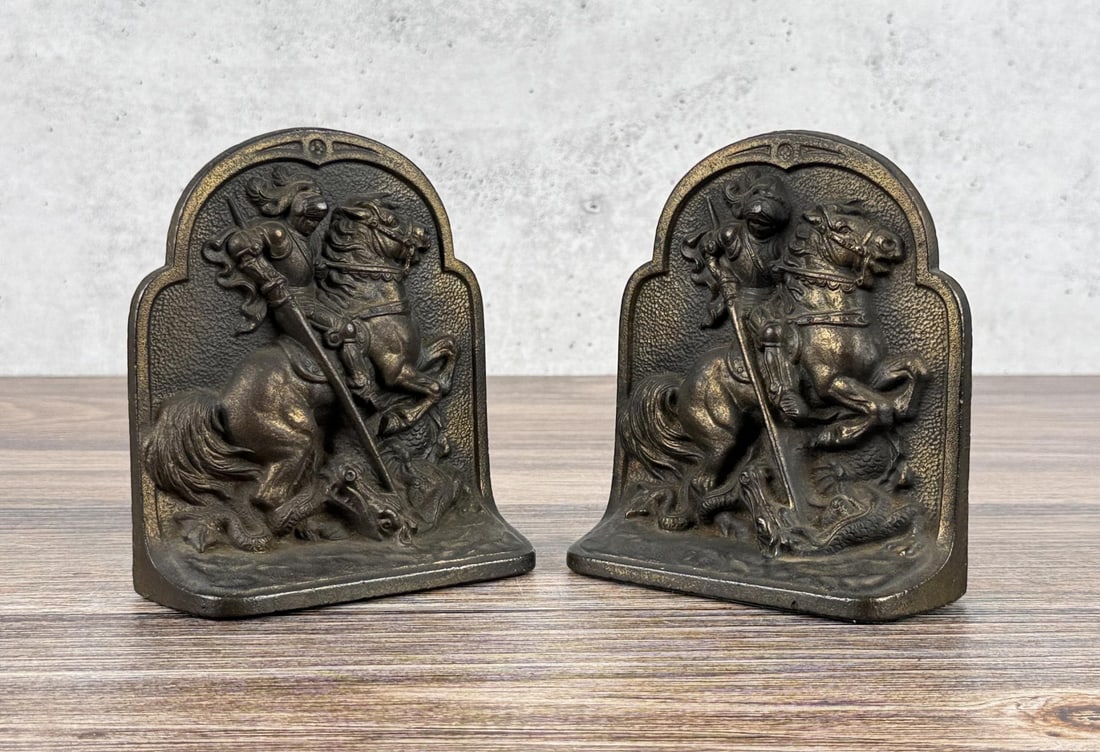 Hubley 312 St George Slaying the Dragon Bookends: 5 1/2" by 5" by 2"