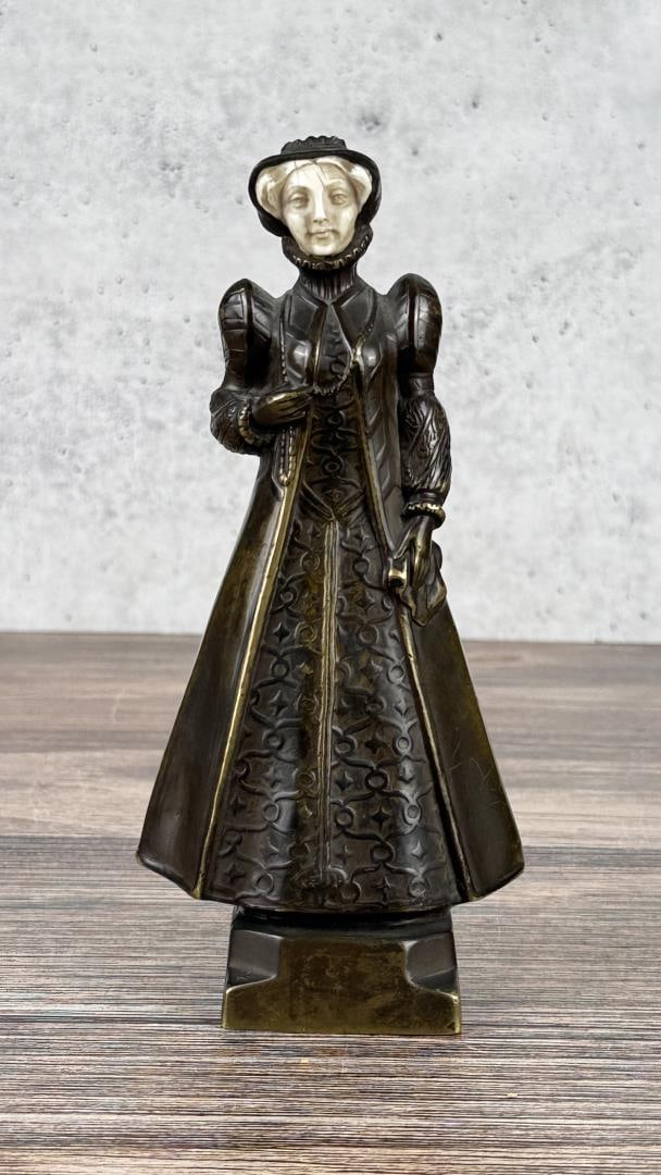 Peter Tereszczuk Renaissance Lady Bronze (1 of 7)