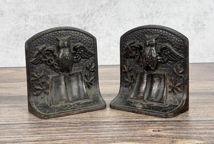 Cast Iron Wisdom & Medicine German Bookends