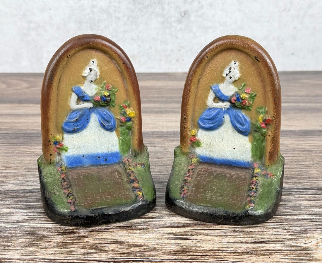Albany Foundry Cast Iron Southern Belle Bookends (1 of 9)
