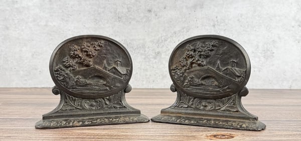 Judd Cast Iron Village Scene Bookends
