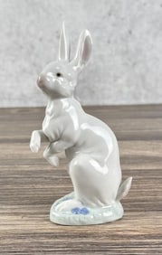 Lladro Porcelain 5886 Hippity Hop Bunny Figurine