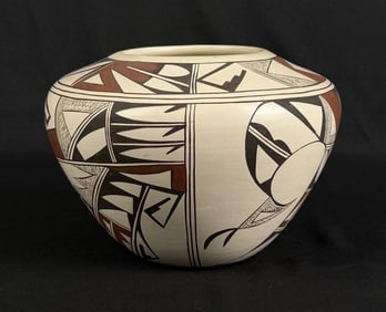 Joy Navasie Frog Woman Hopi Pottery Jar