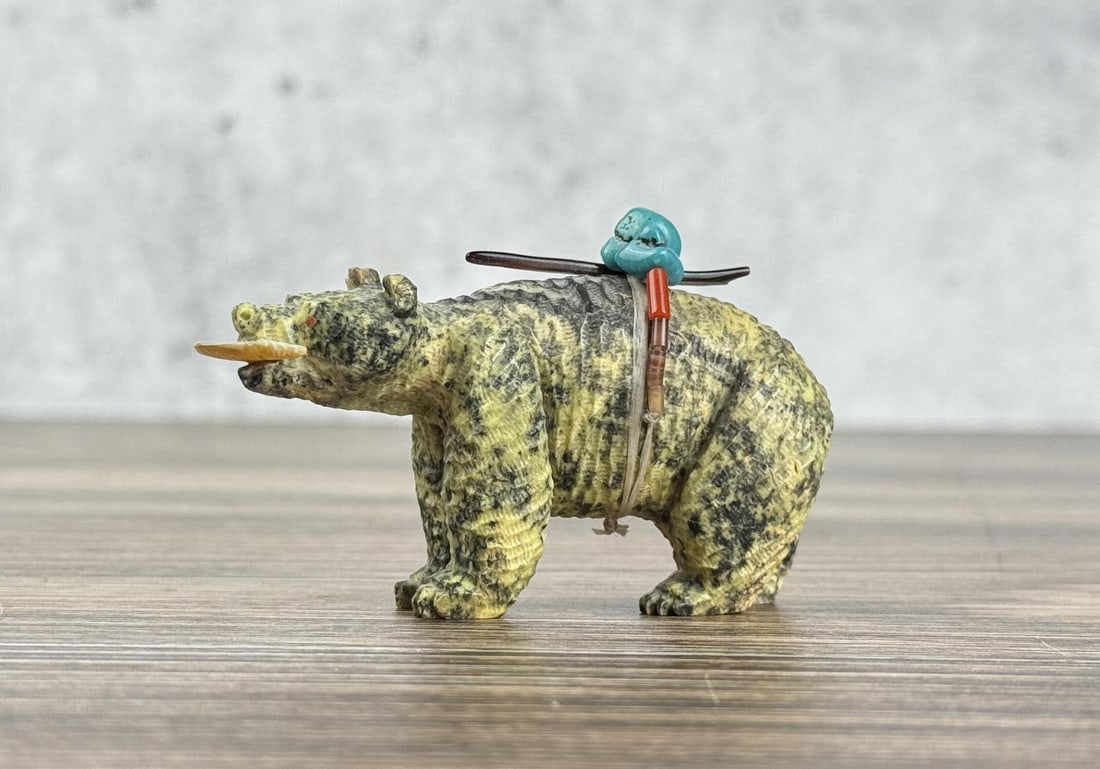 Tony Mackel Zuni Carved Bear Fetish (1 of 7)
