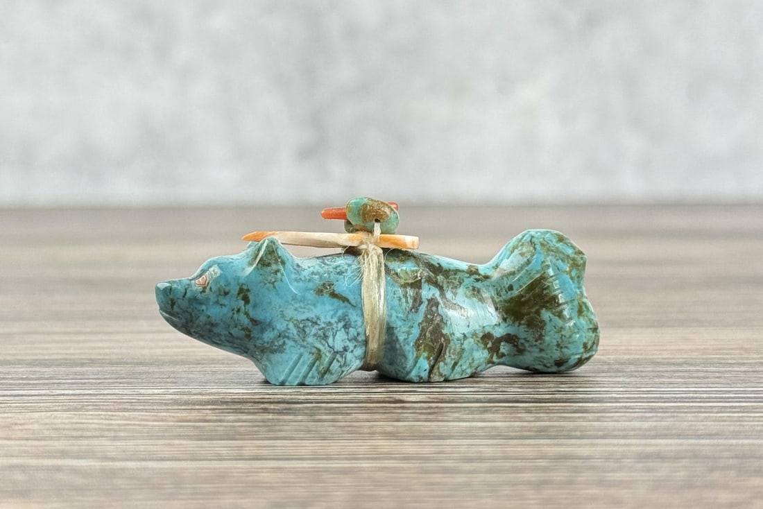 Taylor Gia Zuni Carved Turquoise Wolf Fetish (1 of 4)