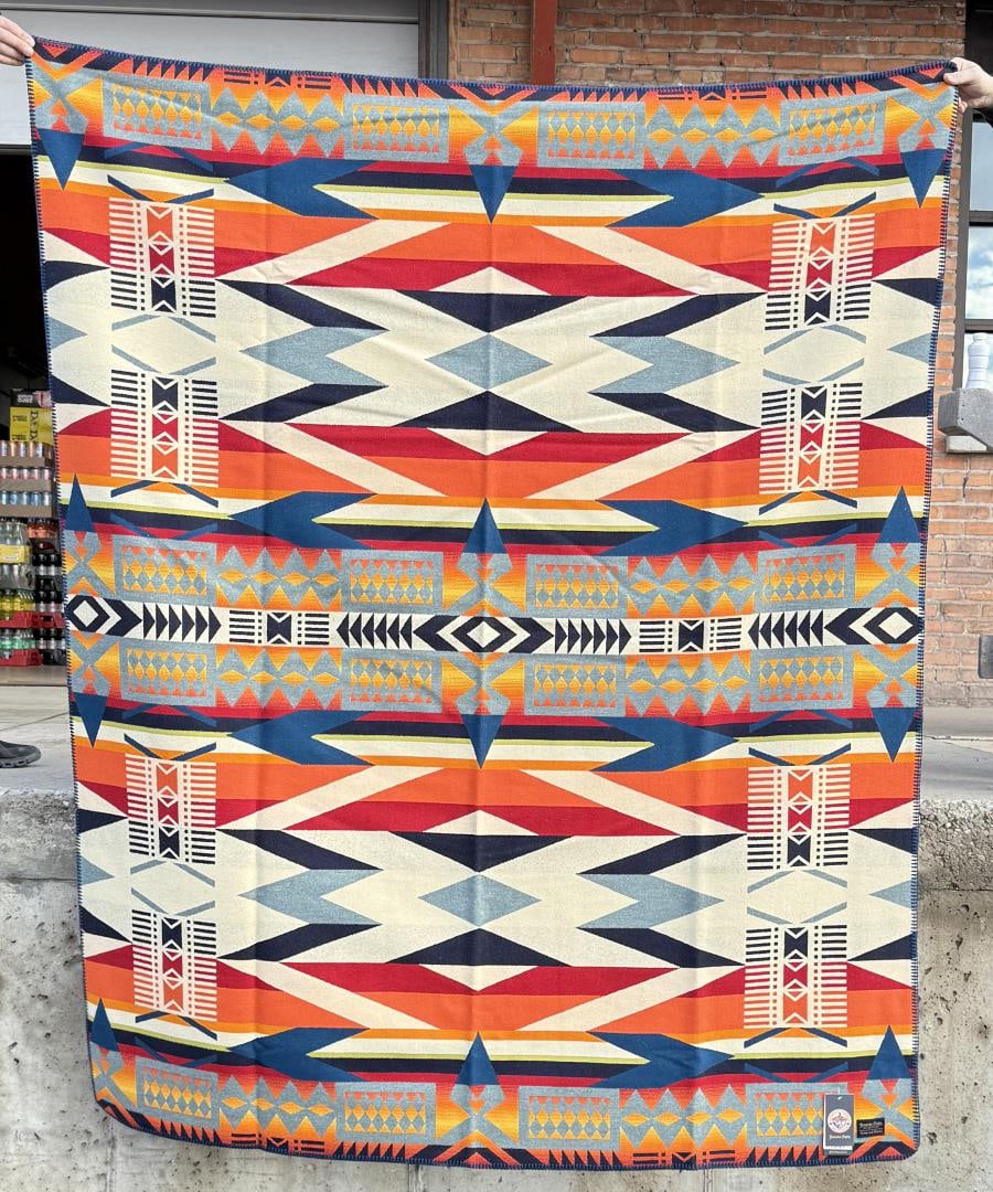 Pendleton Beaver State Fire Legend Blanket (1 of 5)