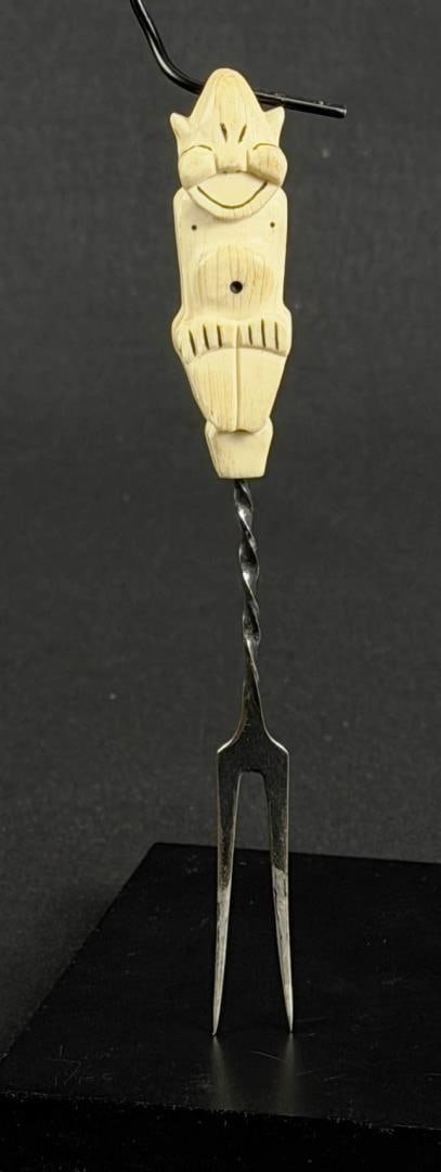 Alaskan Inuit Eskimo Ivory Billiken Fork (1 of 3)