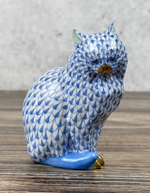 Herend Fishnet Hand Painted Cat Sitting 5383