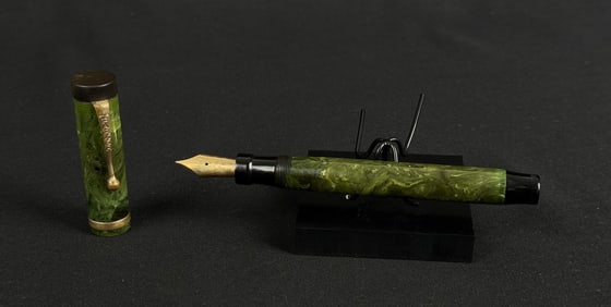 Parker Duofold Lucky Curve Jade Fountain Pen