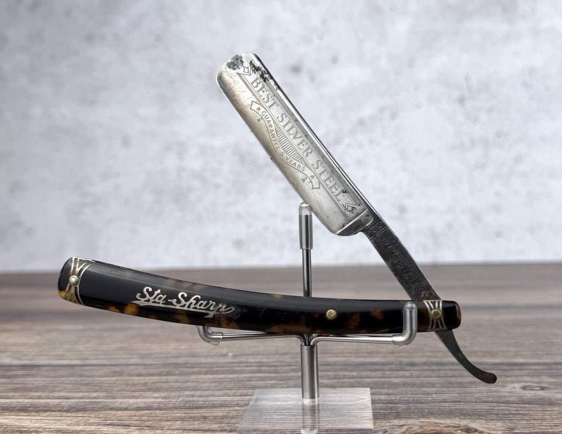 Koeller & Co Solingen Sta-Sharp Straight Razor: 6" long closed.