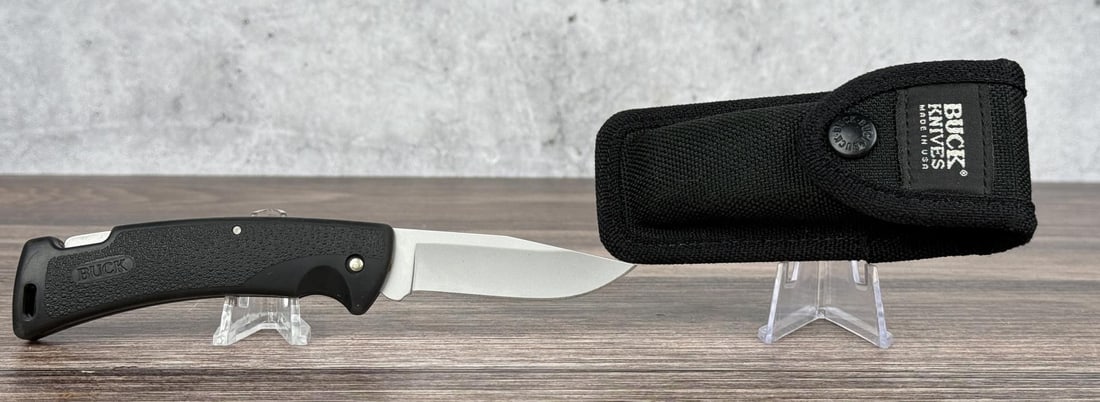 Buck 450 Protege Pocket Knife: 4 1/2" long closed. 1996 Date Code.