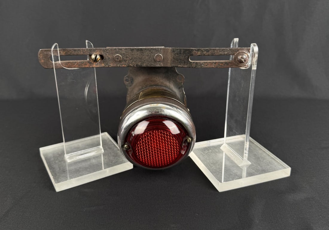 1930s Universal Nite-Owl Rear Light Assembly: Untested
