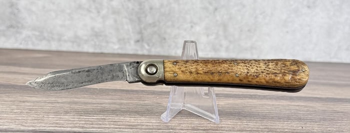 WW2 Walden Press Button Pocket Knife