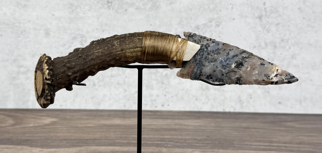 Bo Earls Handmade Horn Handle Knife: Handmade by Bo Earls. Bo is one of the finest modern flint and obsidian knappers. His knives are some of the nicest money can buy. The handle is whitetail deer horn. 8 1/2" long.